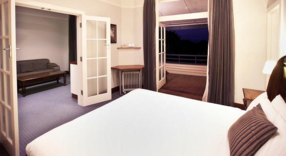 Hotel Caves House & 4*