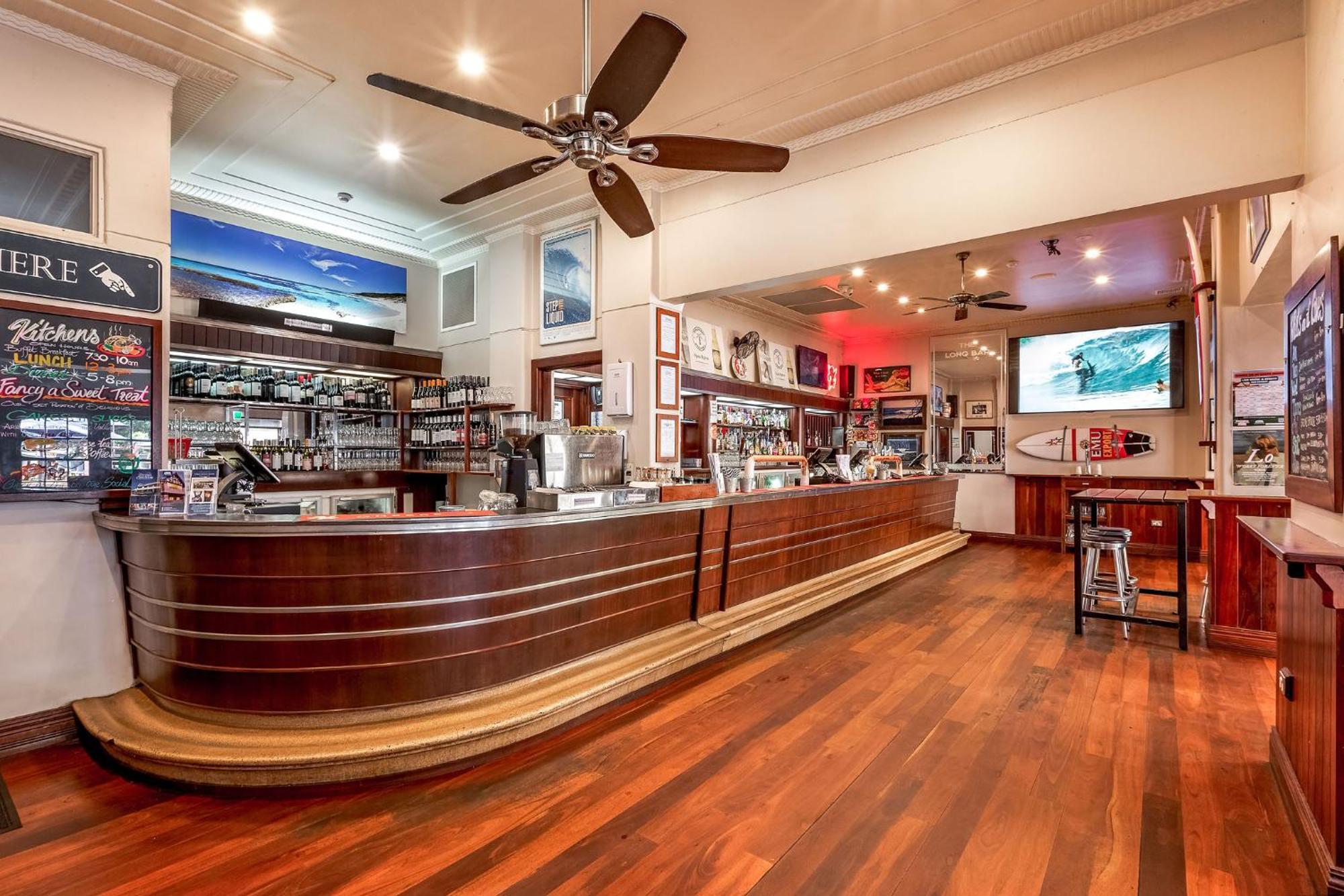 Caves House & Hotel