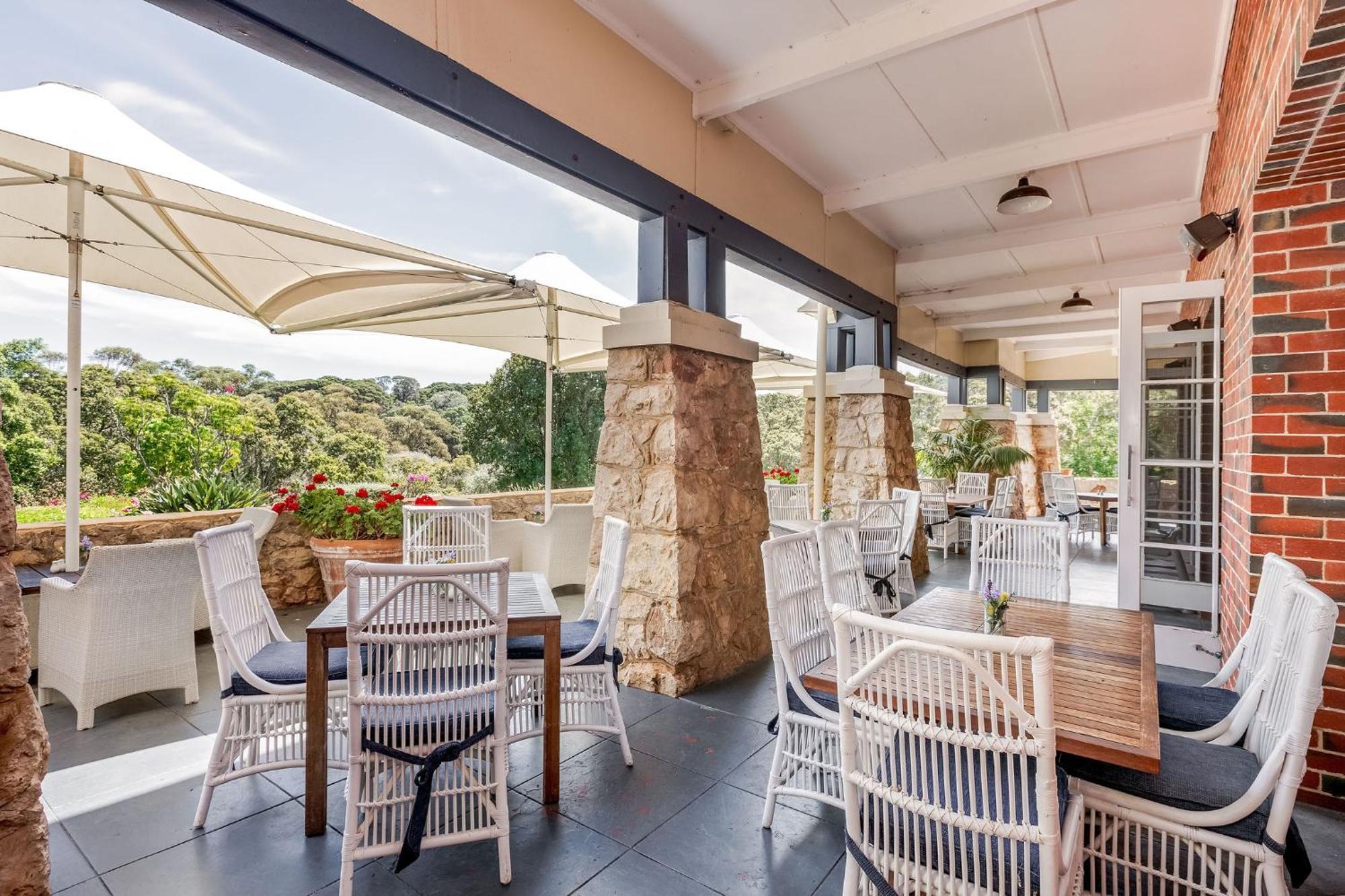 Hotel Caves House &