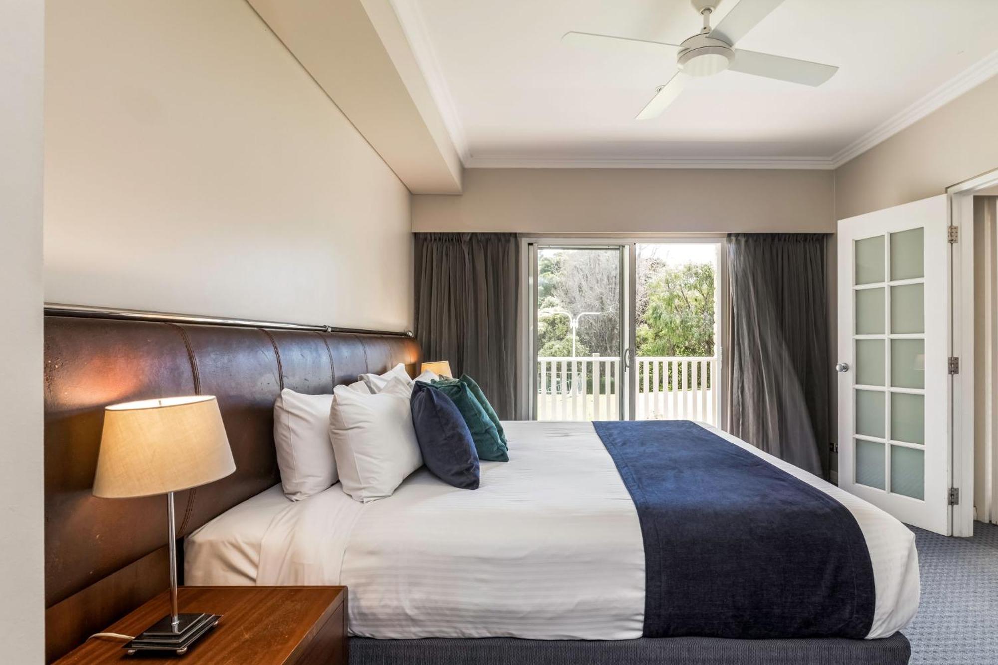 Hotel Caves House & 4*