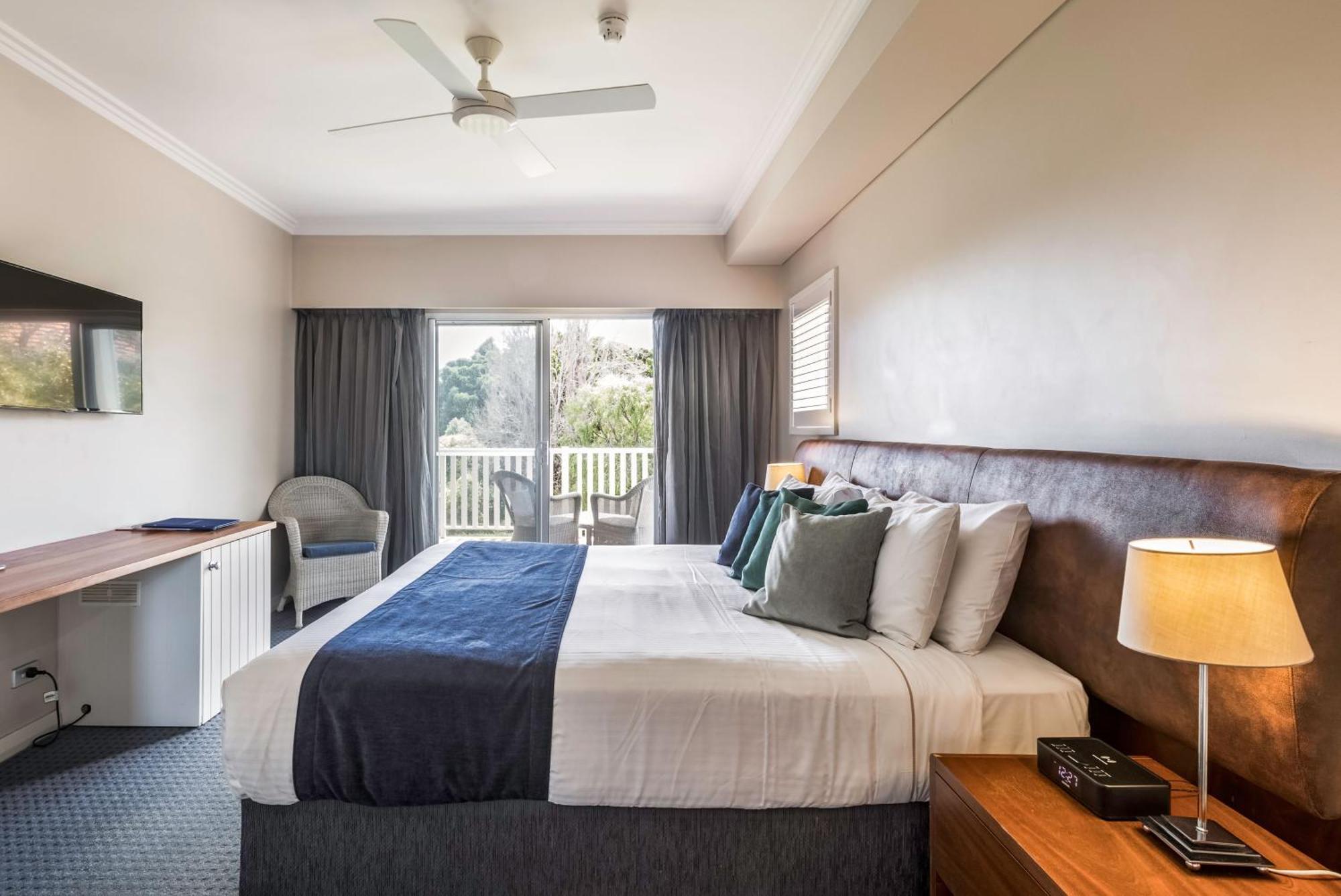 Hotel Caves House & 4*