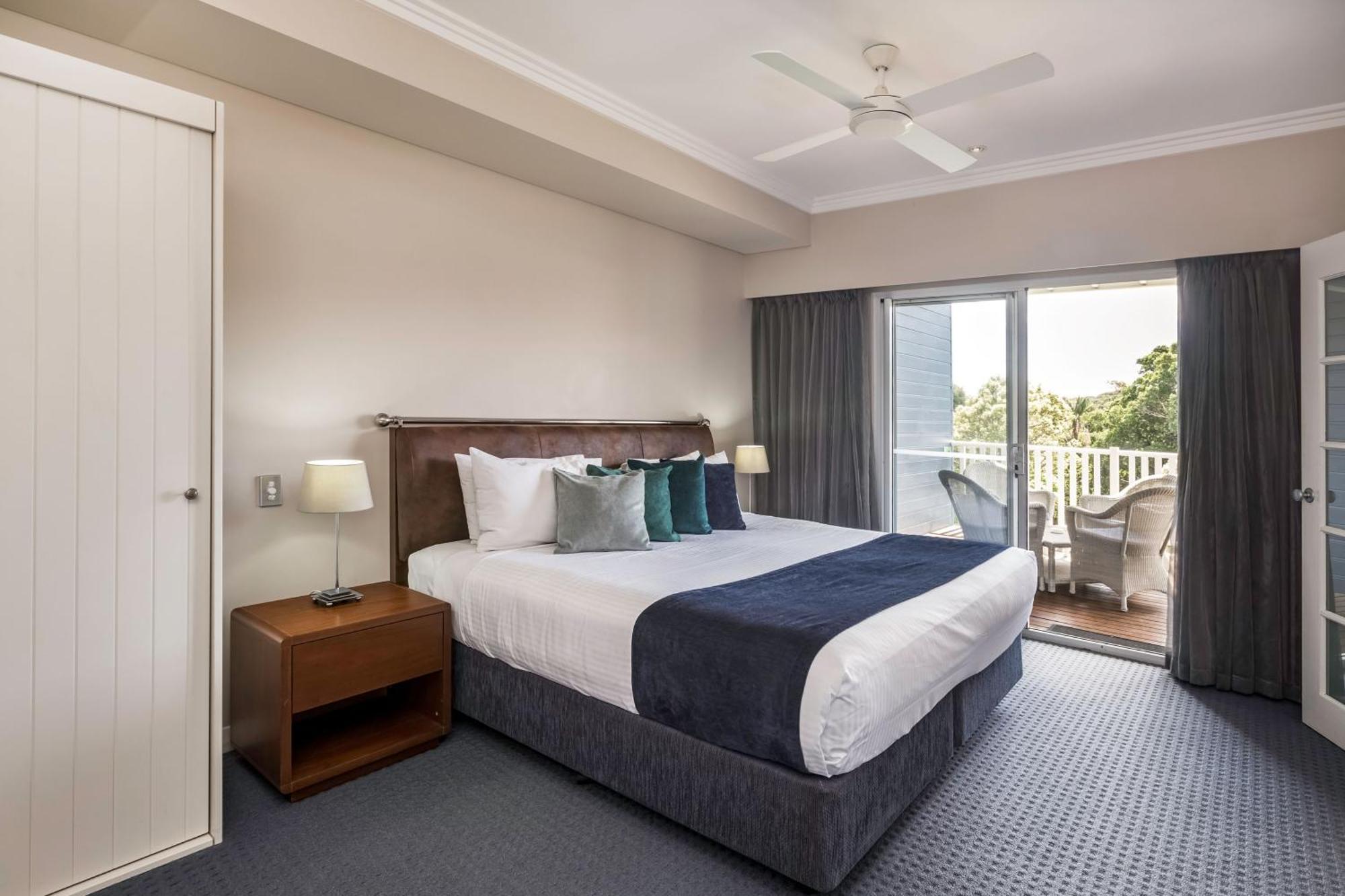 Caves House &