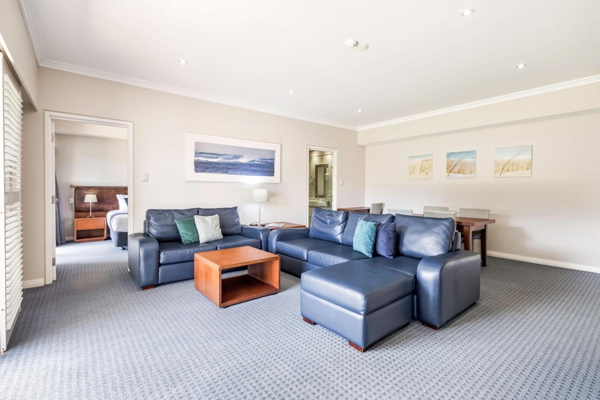 Caves House & Hotel 4*