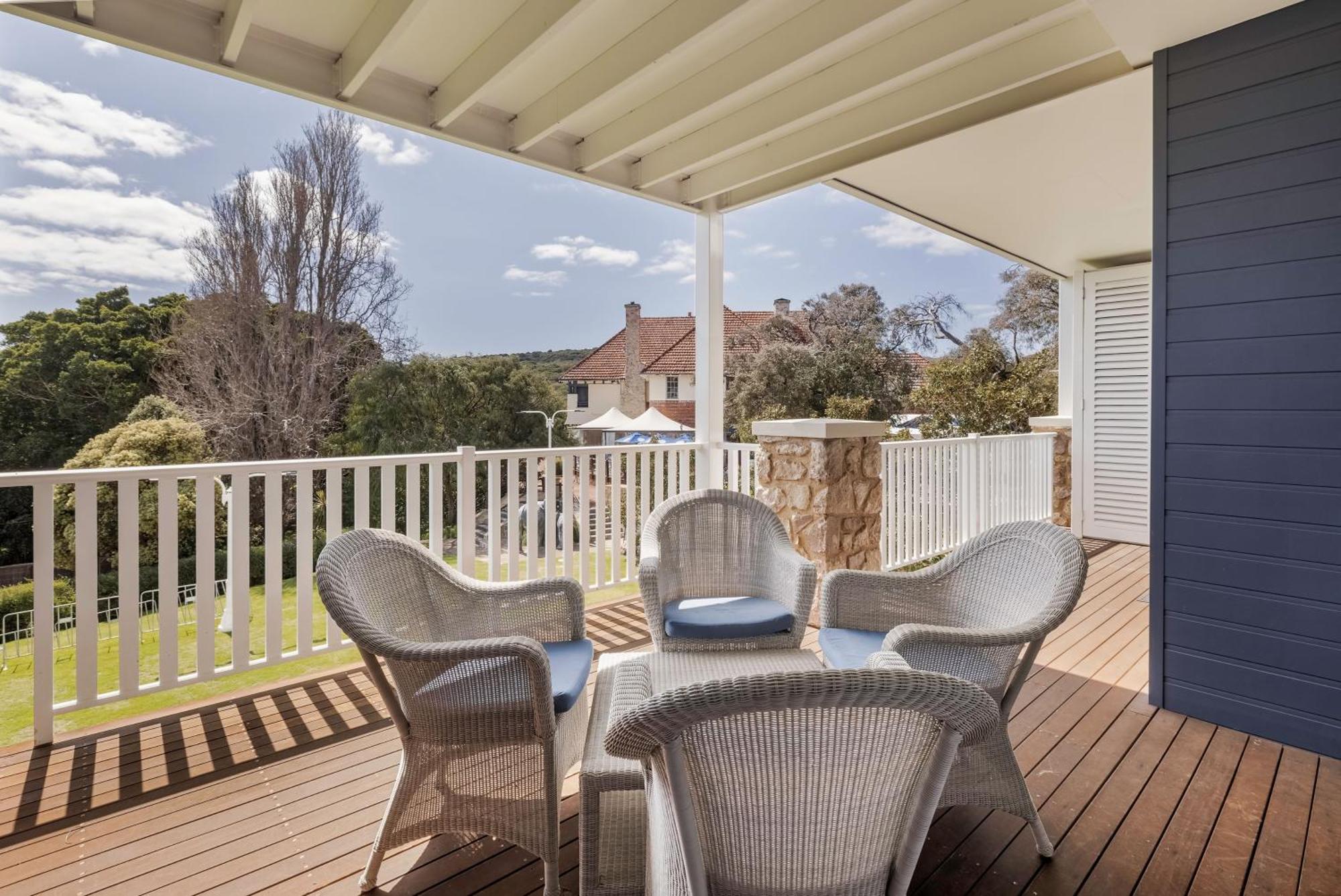 Caves House & Hotel