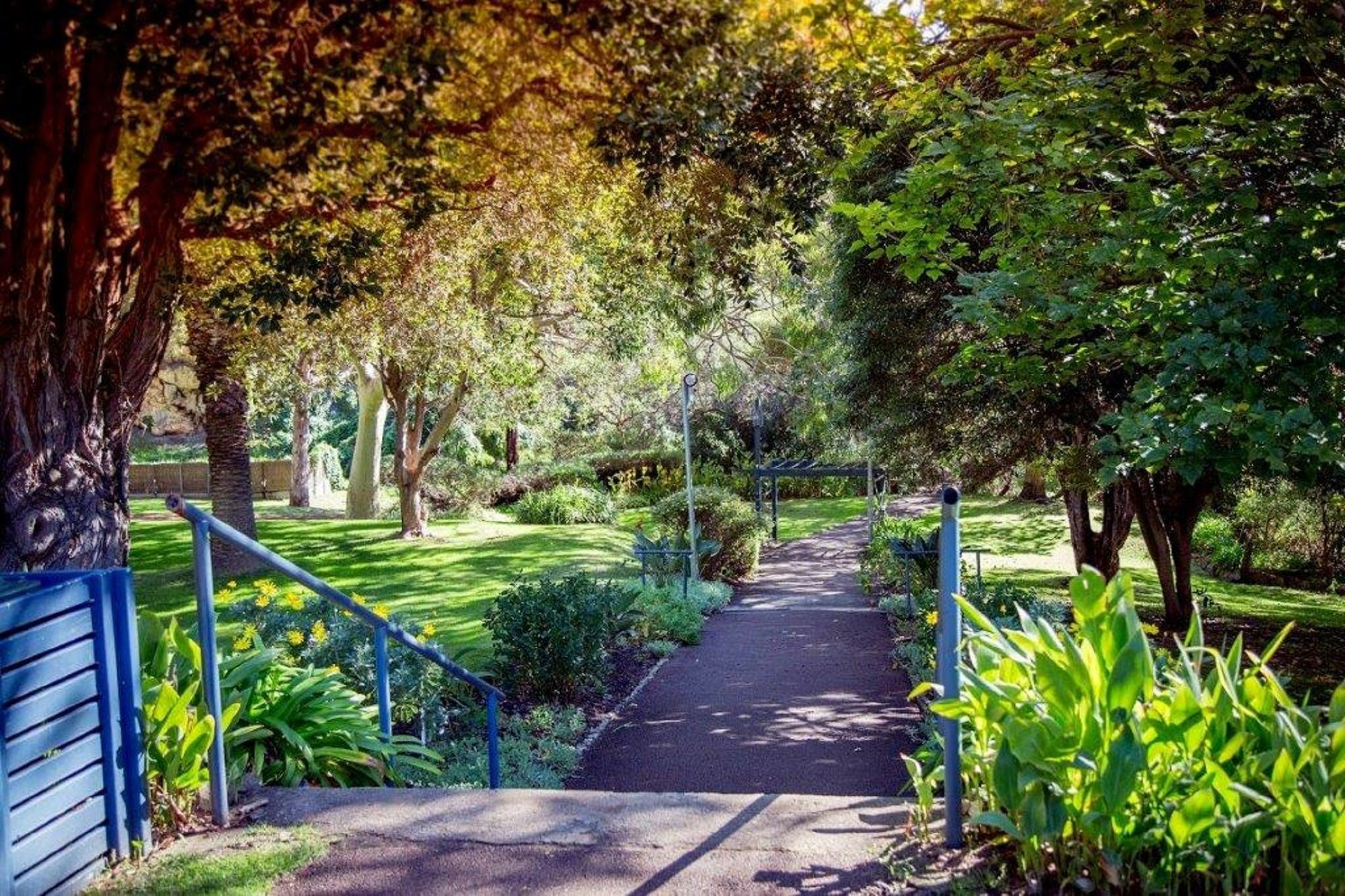 Caves House & Hotel